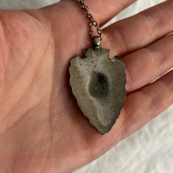 Vintage Indian Arrowhead Pendant on a 925 Sterling Chain - Picture 7 of 8
